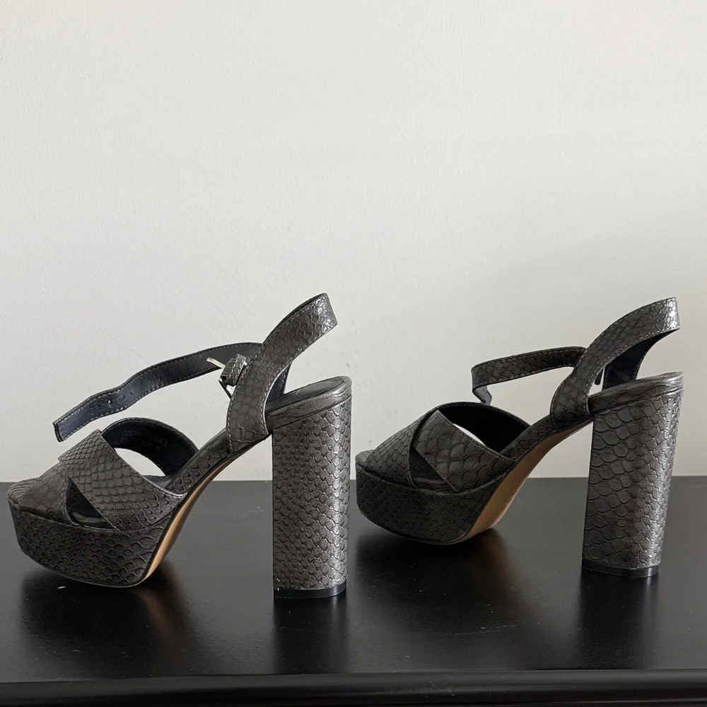 ShuShop Chunky Platform Sandals in Gray with Ankle Strap Sz‎ 6